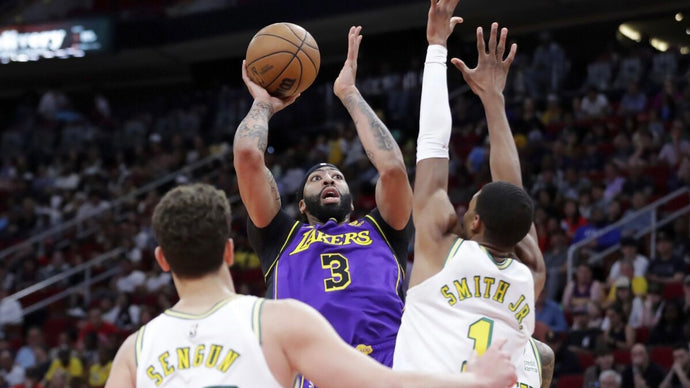 Lakers dominate Rockets; continue surge up the standings
