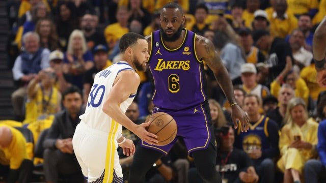 Lakers fall to the Warriors in Game 2; series tied at 1-1
