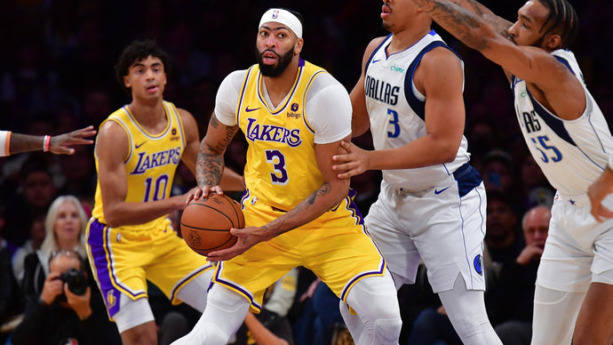 2 takeaways from Lakers blowout win over Mavericks