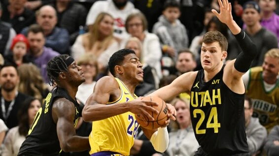 Lakers dominate back-to-back